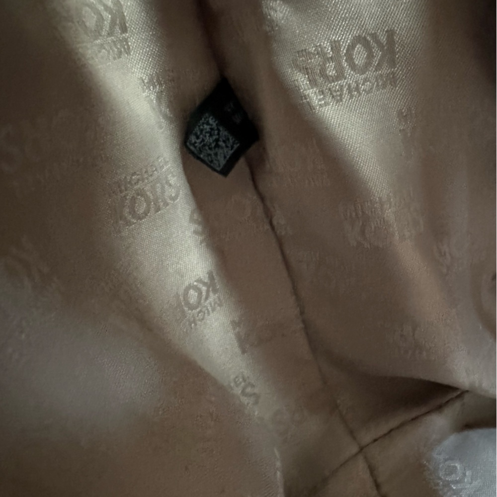 Michael Kors Creme Color Tote - Picture 7 of 10